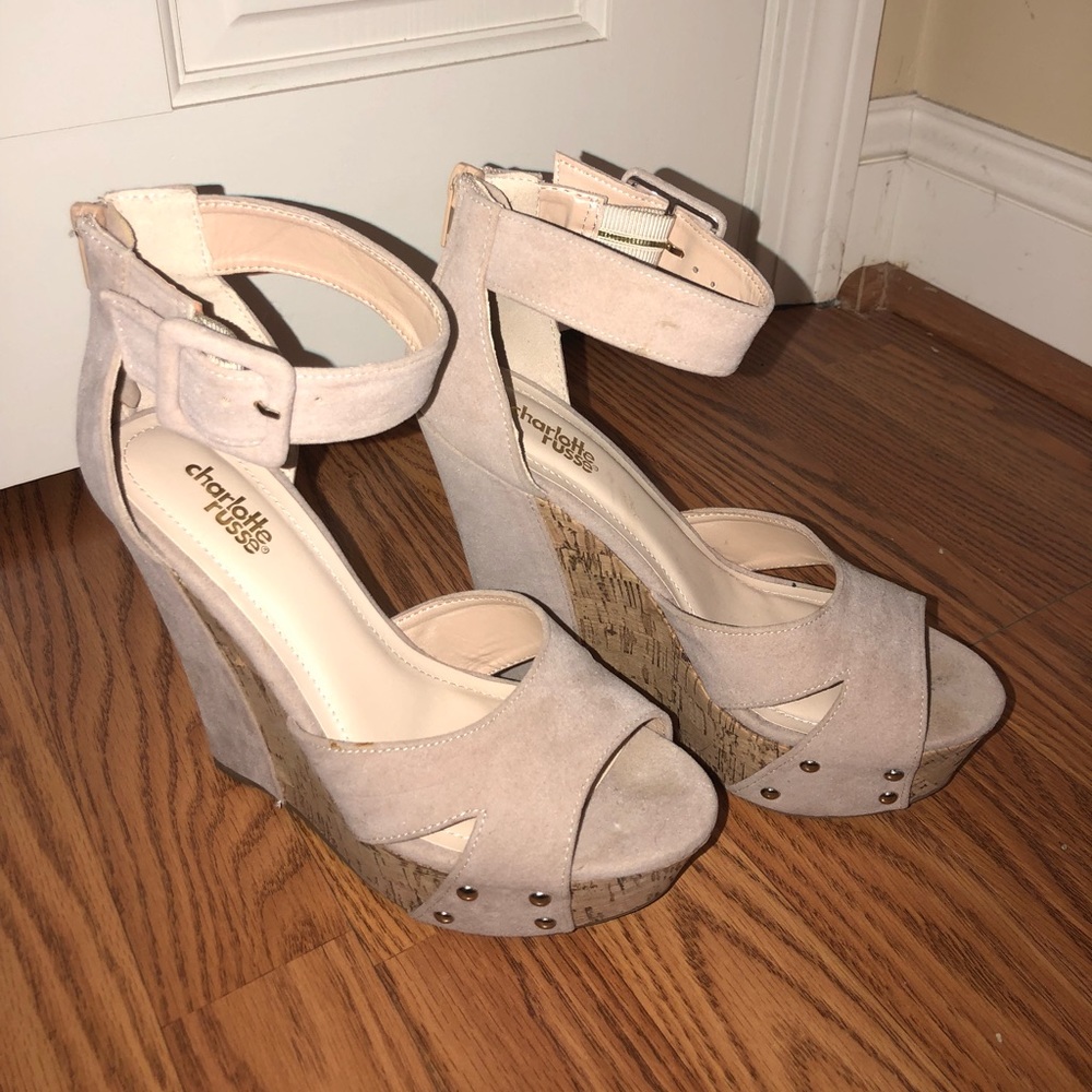 NEVER WORN Wedges
